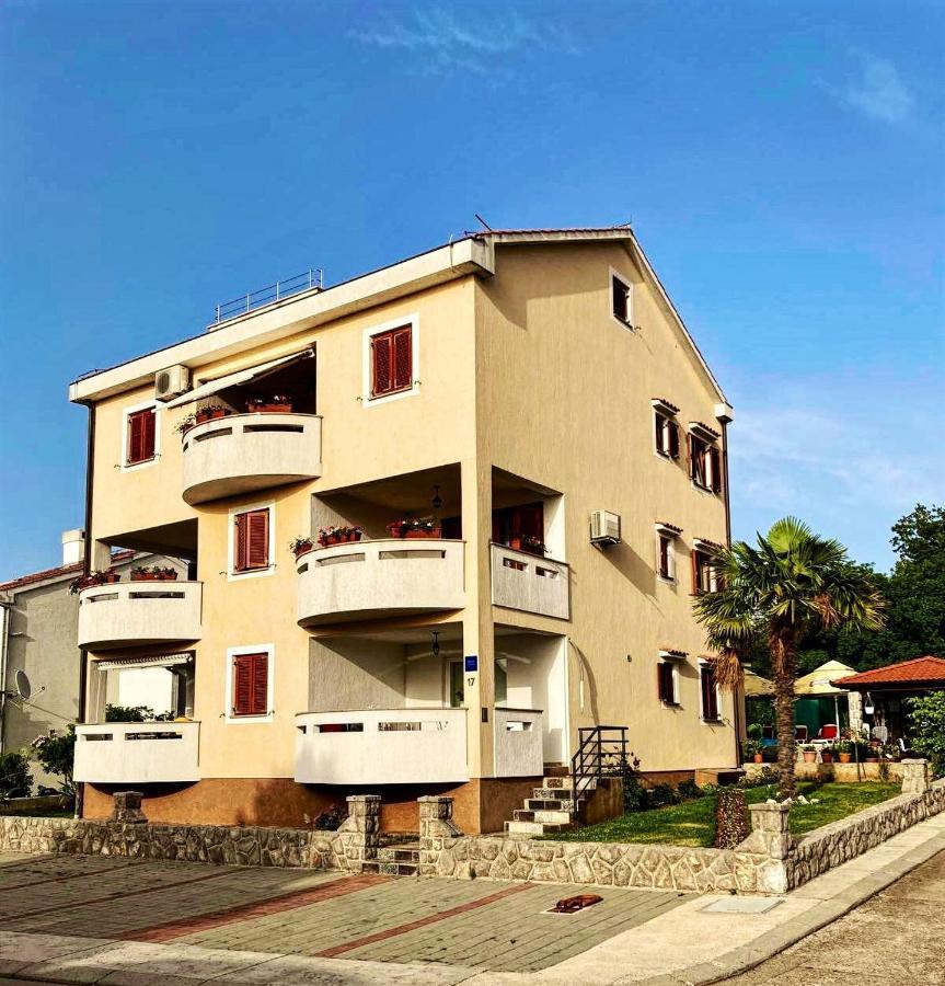 Apartments Hanka Njivice Exterior photo